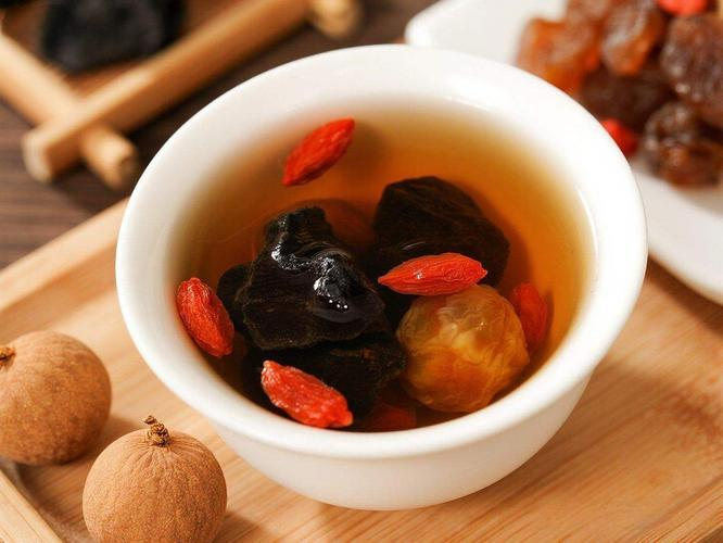 黄精桂圆茶喝7天,素颜出门被问是不是偷偷做脸