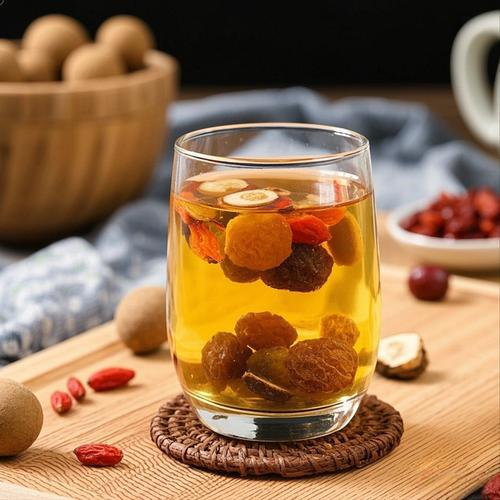 自从在工位泡了黄精桂圆茶,我再也没偷摸藏过暖手宝